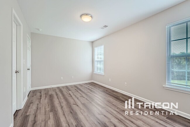 Building Photo - 2496 Ivy Creek Frd