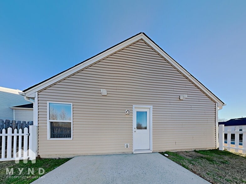 Building Photo - 118 Brantley Pl Dr