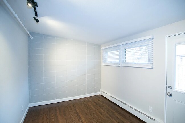 Building Photo - 24 E Washington Ave