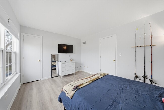 Building Photo - 2211 Carpenter Ave