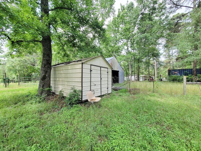 Building Photo - 20284 Forest Woods Ln