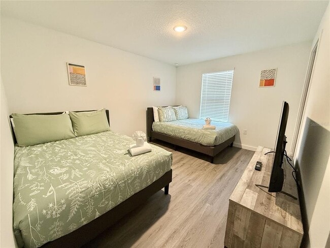 Building Photo - 8759 Zen Dr