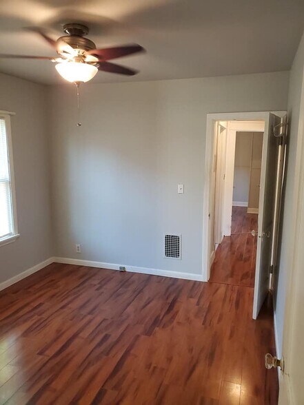 Building Photo - 11 Elm St