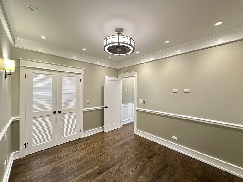 Building Photo - 1406 W Cornelia Ave