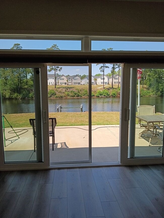 Building Photo - BRIDGEPORT