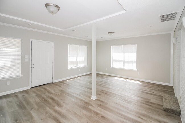Building Photo - 1204 Calebs Ridge Dr