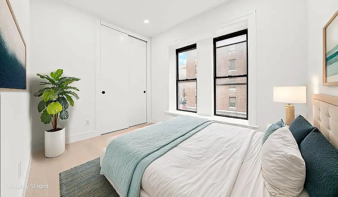 Building Photo - 704 Eighth Avenue