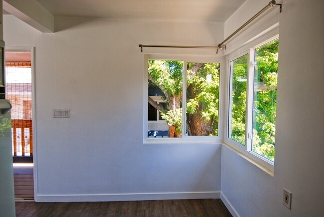 Building Photo - 1446 Manhattan Beach Blvd