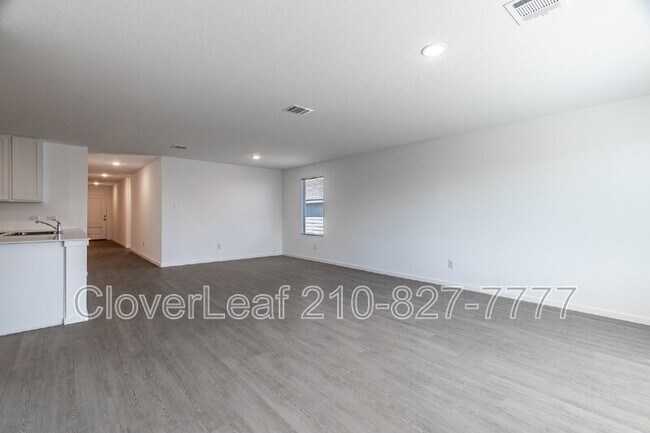 Building Photo - 469 Wolf Crest Blvd