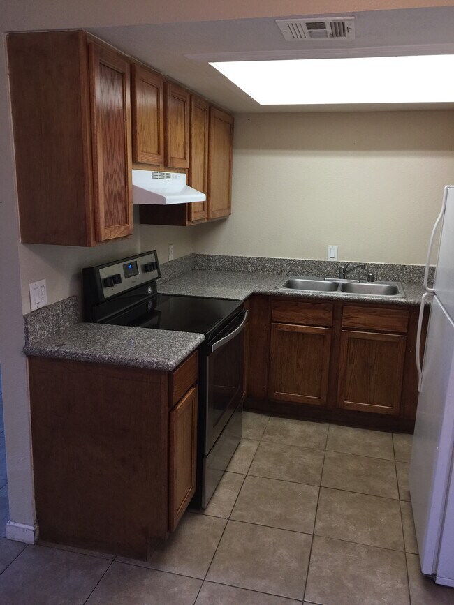 Building Photo - 1372 Pattee Cir