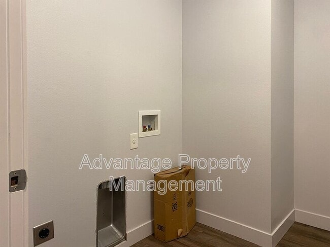 Building Photo - 1170 Linn Way