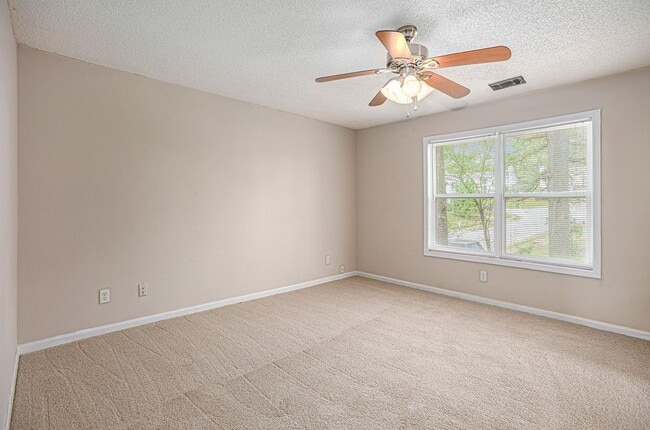 Building Photo - 6592 Anson Ct