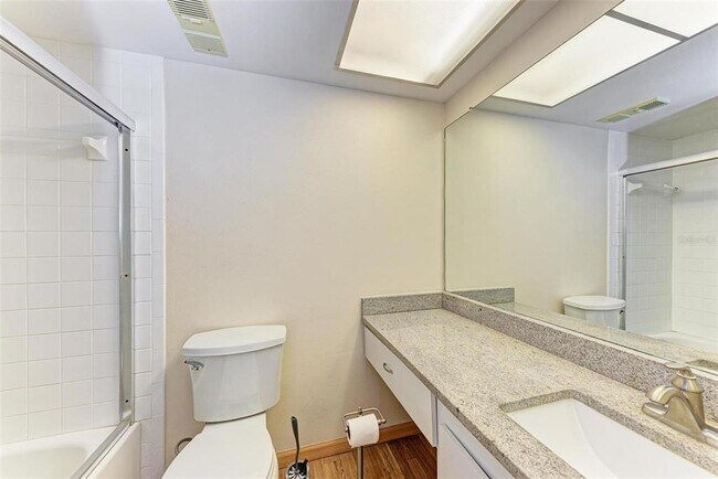Building Photo - 305 30th Ave W