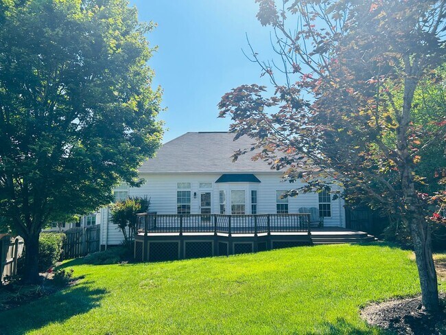 Building Photo - 711 Dutchman Ct
