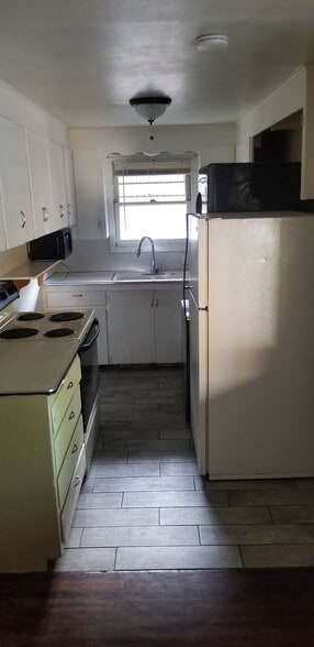 Building Photo - 3110 W Overland Rd