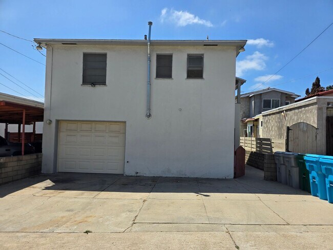 Building Photo - Morena Blvd. 2827-2831