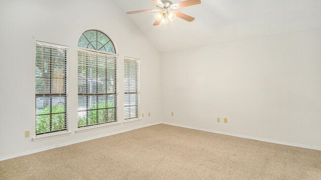 Building Photo - 6908 Bentley Ave