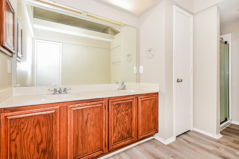 Building Photo - 1411 Sandalwood Dr