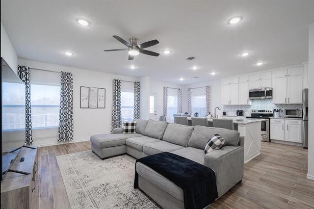 Building Photo - 1101 Riverstone Trl