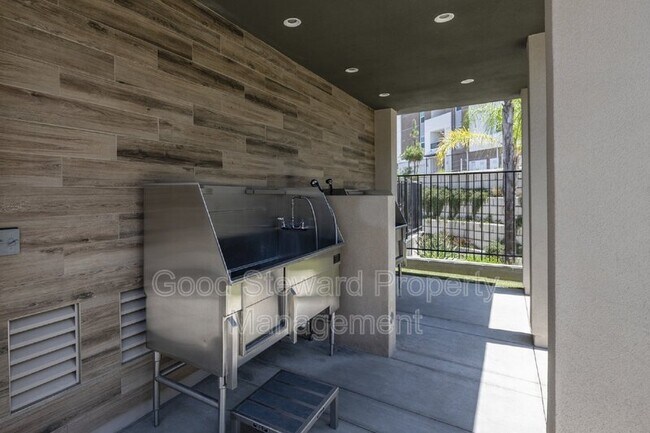 Building Photo - 9608 Nova Pl