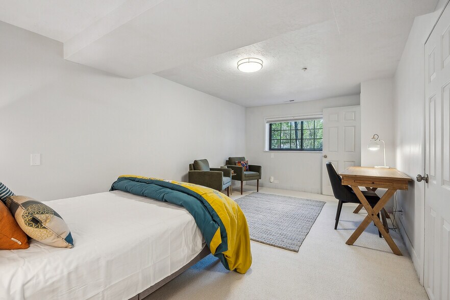 Building Photo - 3061 Fawn Dr