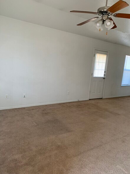 Building Photo - 2916 Ashley Dr