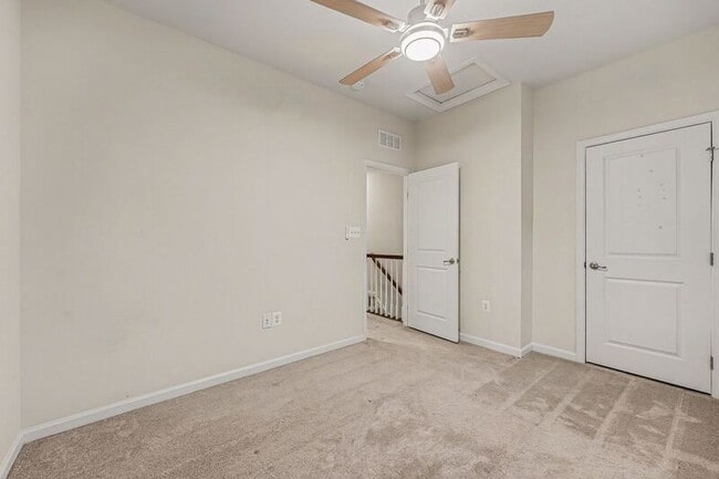 Building Photo - 2042 Track Cir