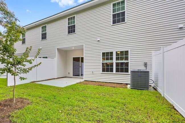 Building Photo - Brand New Townhome in Pooler GA