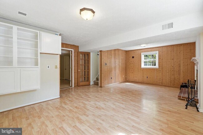 Building Photo - 8031 Sleepy View Ln