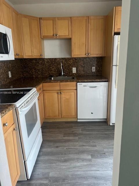 Building Photo - 3475 N Country Club Dr