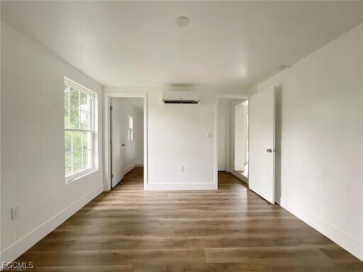 Building Photo - 2027 Maravilla Cir