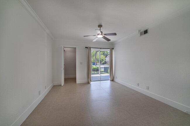 Building Photo - 815 Boynton Beach Blvd