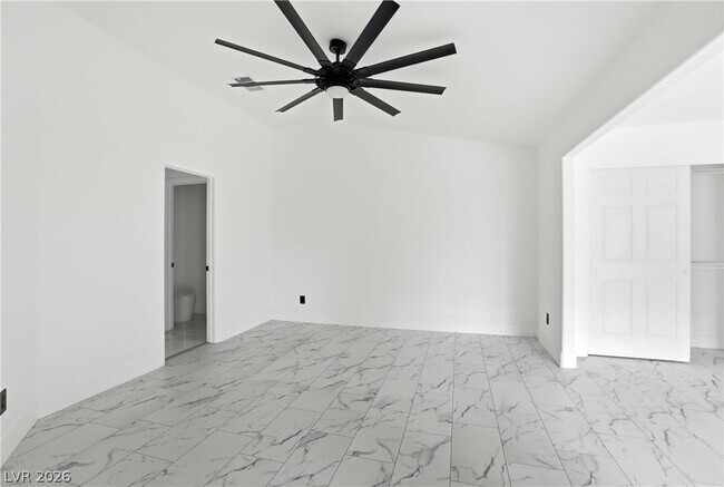 Building Photo - 5204 Elm Grove Dr