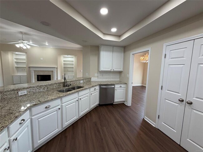 Building Photo - 8000 Bridgewater Trce