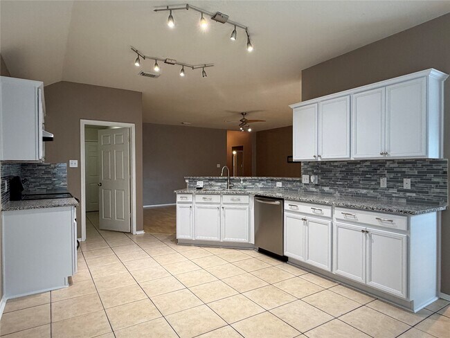 Building Photo - 9510 Barr Spring Dr