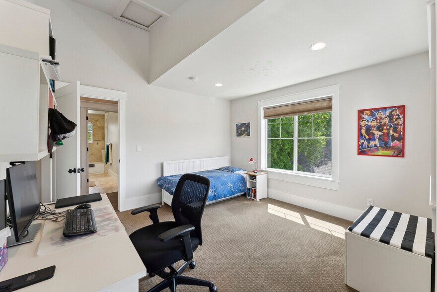 Upstairs bedroom 2 - 1044 E Wood Ave