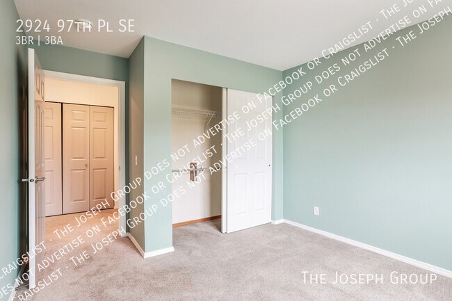 Building Photo - 2924 97th Pl SE