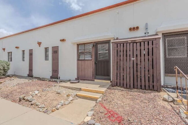 Building Photo - Green Valley Villas East Townhomes 55+ Com...