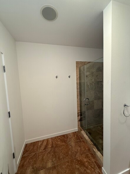 Primary bathroom - 288 3rd St