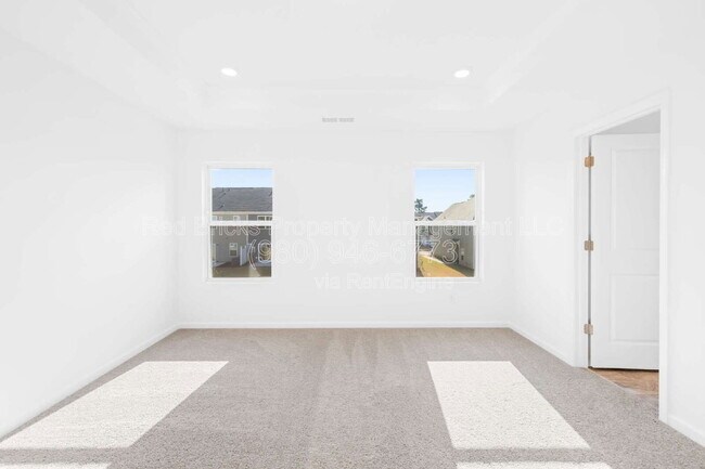 Building Photo - 790 Earhart St NW