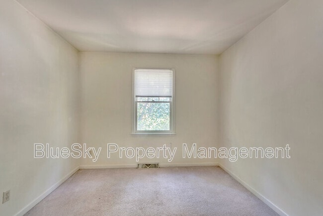 Building Photo - 1012 Huntwood Ln