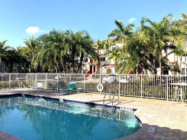 Building Photo - 421 Bayfront Dr