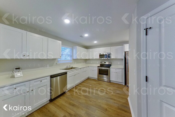 Building Photo - 148 Cottage Grove Rd