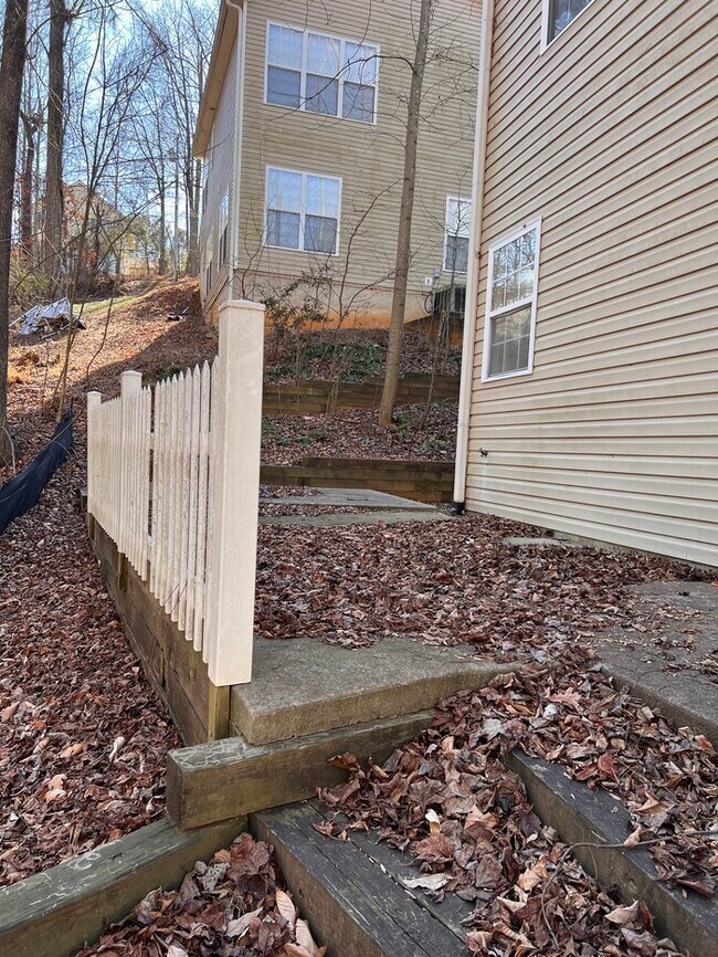 Building Photo - 9117 Belaire St