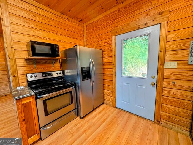 Building Photo - 4067 Fincher Dr