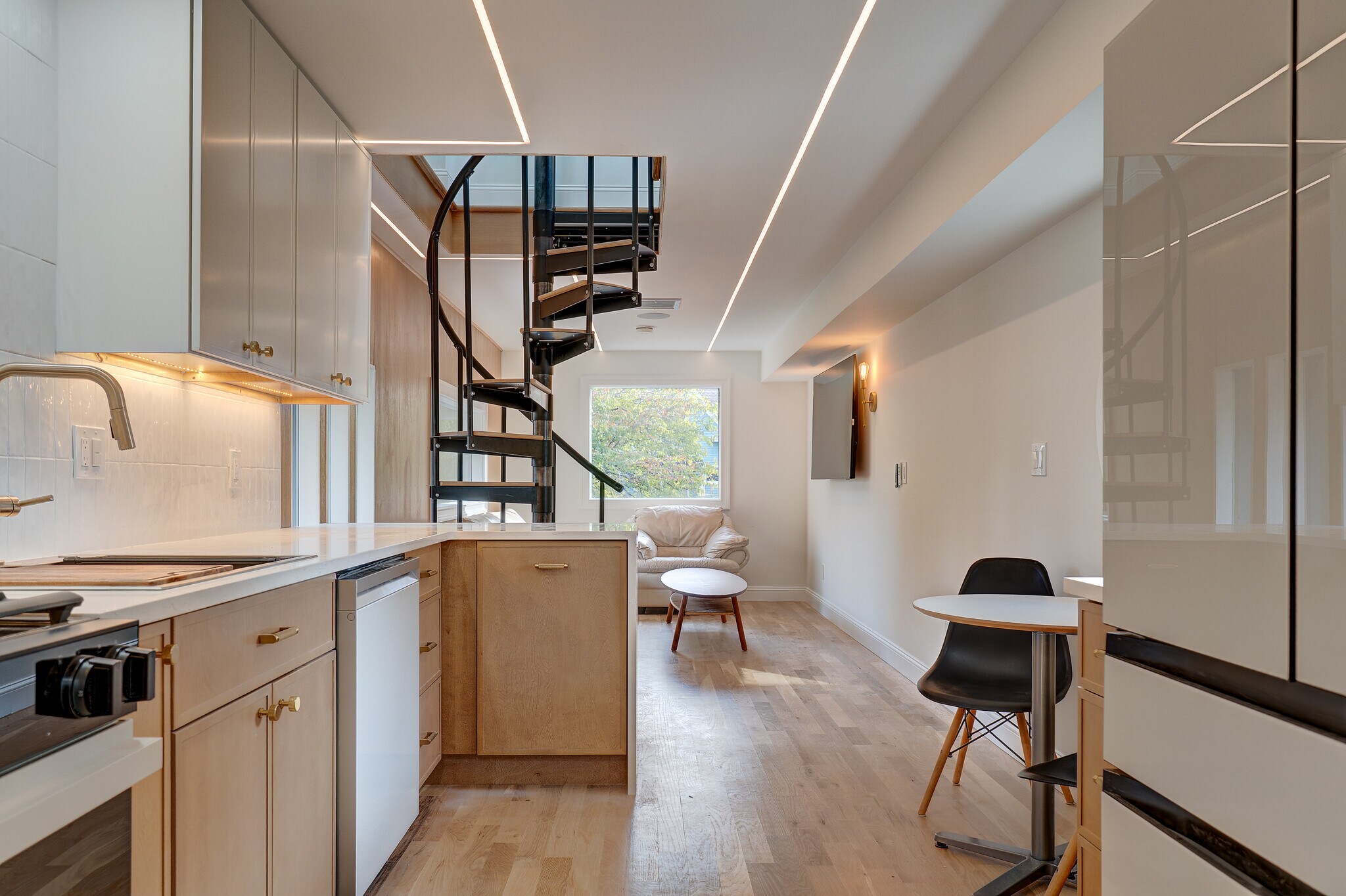 Building Photo - 67 Winchester Ave