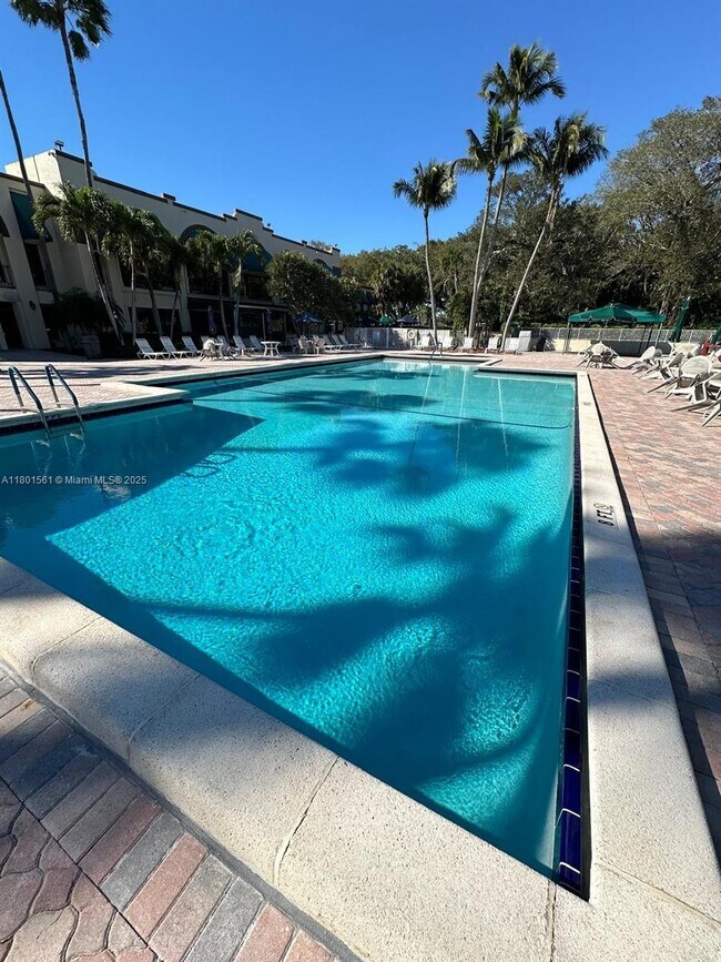 Building Photo - 9410 Live Oak Pl