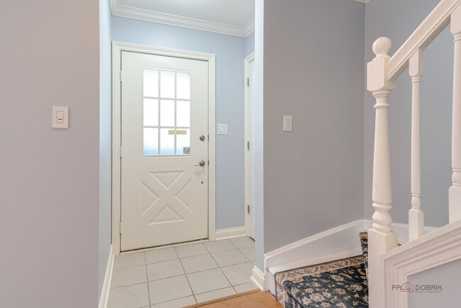 Building Photo - 365 Jefferson Ct