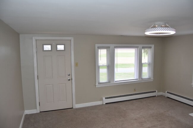 Building Photo - Single Family Home