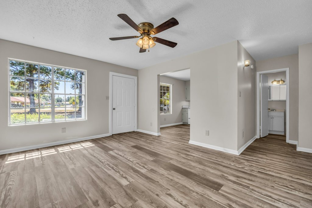 Building Photo - 501 Brooks Rd